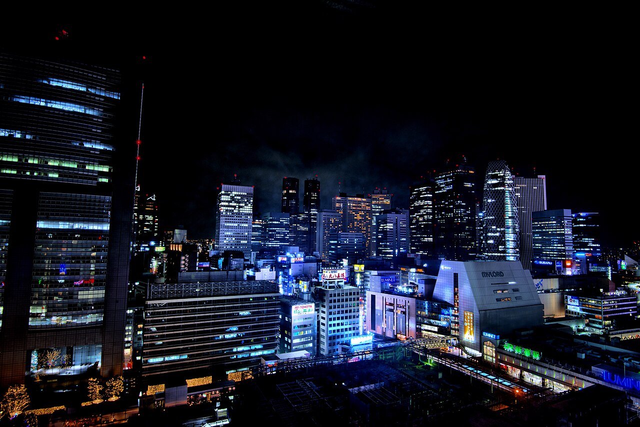 Shinjuku Station South Entrance area at night, Tokyo, Japan (2015-01-24 by calvision @Pixabay 617590)